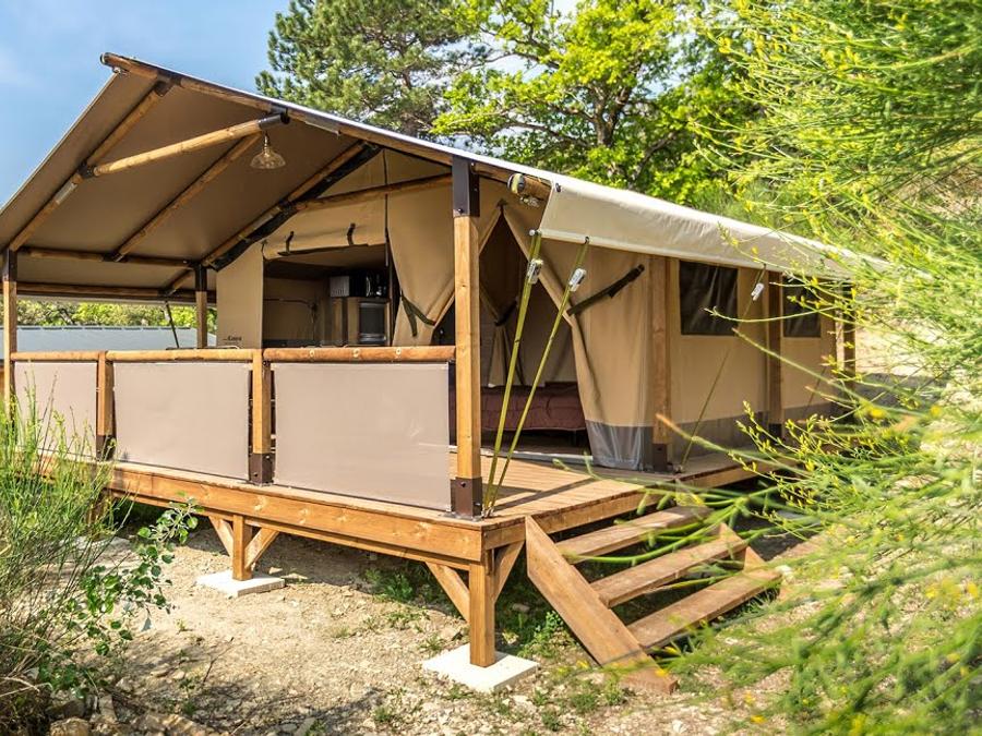 Tente en toile et en bois 5 personnes - Tente lodge tout confort 0