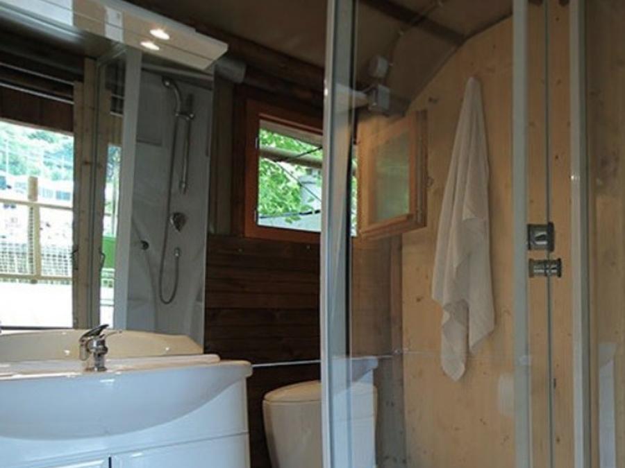 Tente en toile et en bois 6 personnes - Paillote sur pilotis 4