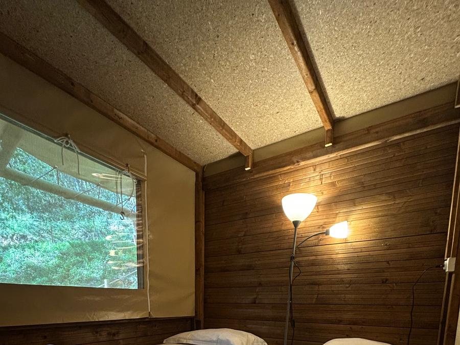 Tente en toile et en bois 6 personnes - Paillote sur pilotis 9