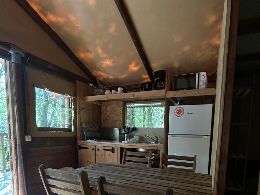 Tente en toile et en bois 6 personnes - Paillote sur pilotis 14
