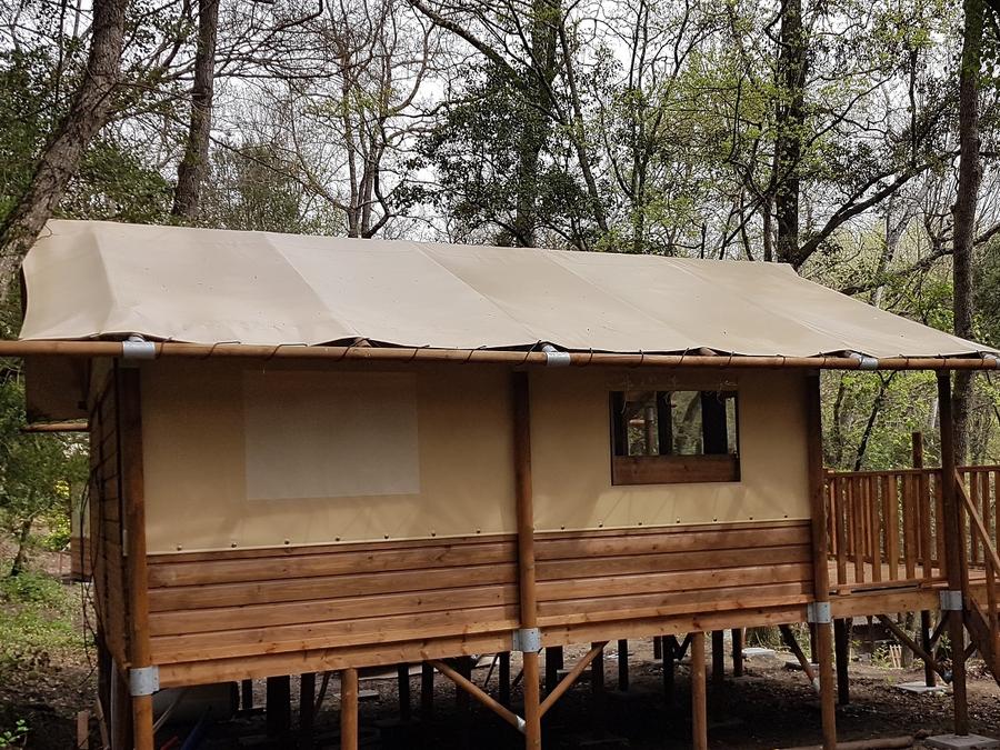 Tente en toile et en bois 6 personnes - Paillote sur pilotis 1