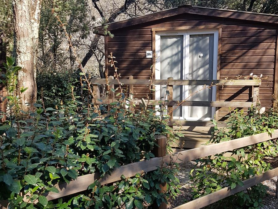 Chalet 2 personnes - CHALET PRET A CAMPER avec kitchenette / sans salle de bain 0