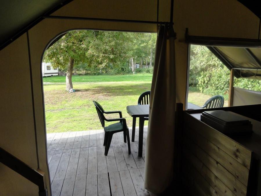 Tente en toile et en bois 4 personnes - Insolite Tente Lodge sans sanitaires 2 chambres 25m² 1