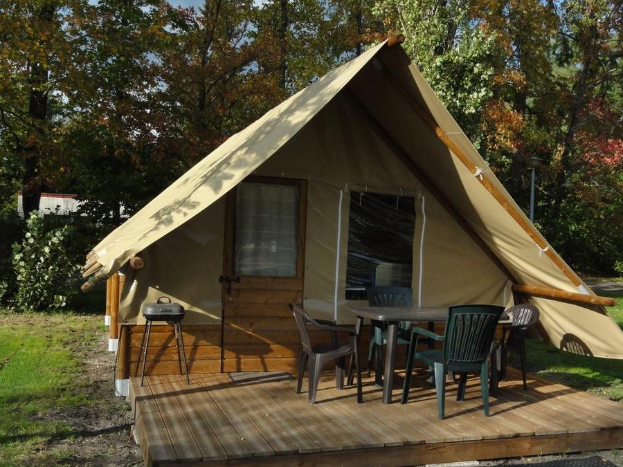 Tente en toile et en bois 4 personnes - Insolite Tente Lodge sans sanitaires 2 chambres 25m² 0