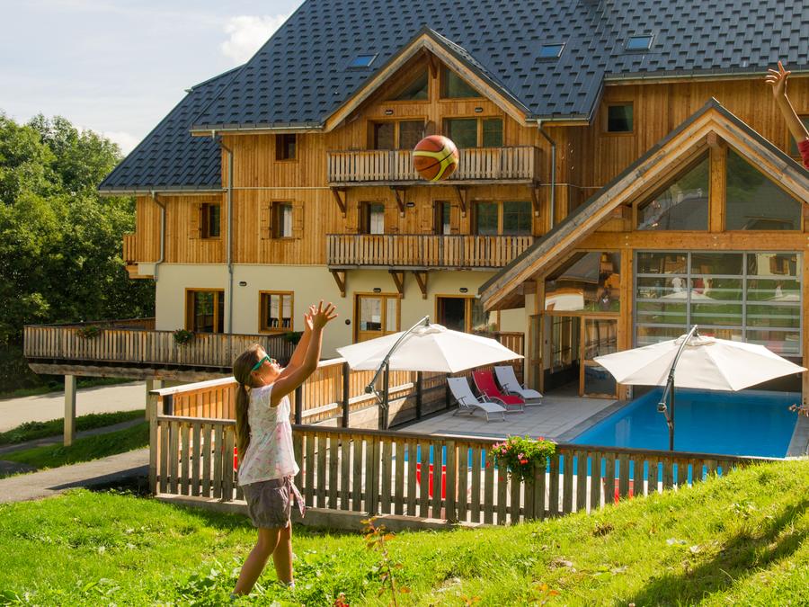Résidence Goélia Les Chalets De Belledonne 3*