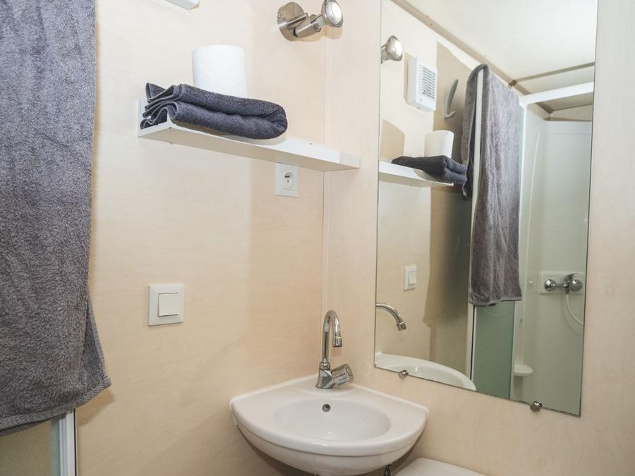 Hébergement 4 personnes - Roulotte cosy 4 places 2
