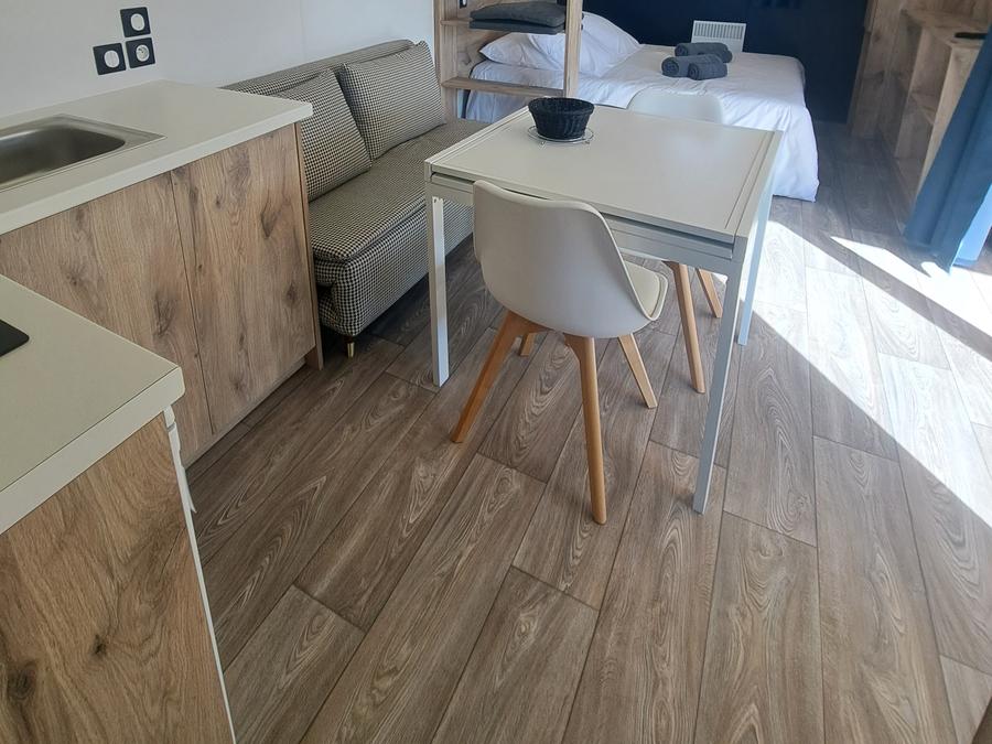 Mobilhome 2 personnes - Mobil Studio avec SPA - 1 chambre - terrasse couverte 4