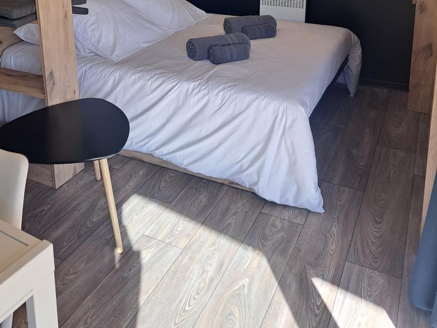 Mobilhome 2 personnes - Mobil Studio avec SPA - 1 chambre - terrasse couverte 6