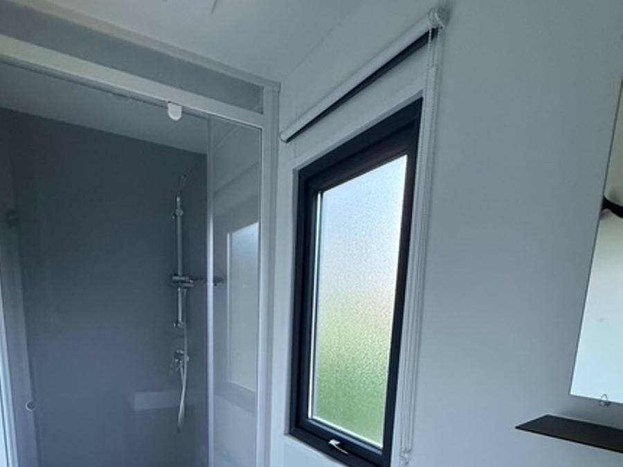 Mobilhome 4 personnes - Mobil-home Confort 27m² / 2 chambres (2/4pers) + TV + Terrasse couverte (Bord de rivière) 2/4 pers 8