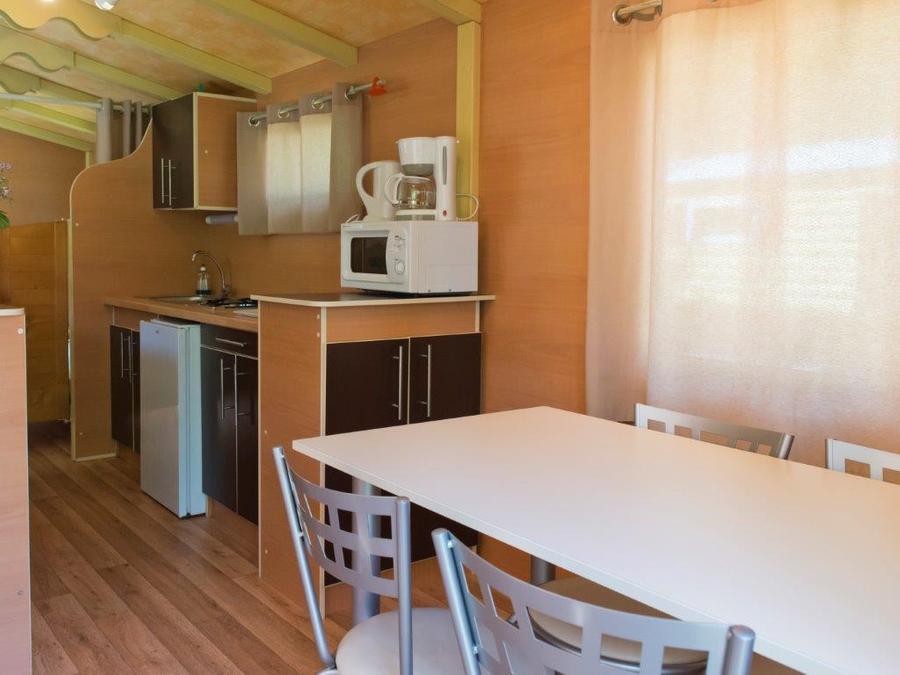 Hébergement 4 personnes - Insolite Nature Roulotte les Ecrins 1 chambre2/4 personnes 17m2 2/4 pers 1