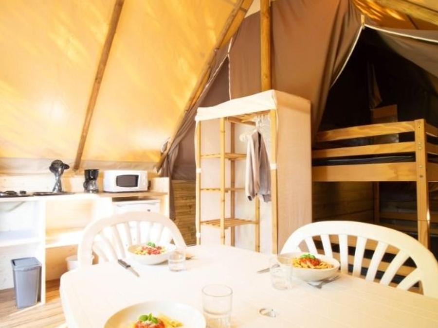 Tente en toile et en bois 4 personnes - Lodge PINSON 4 personnes 1