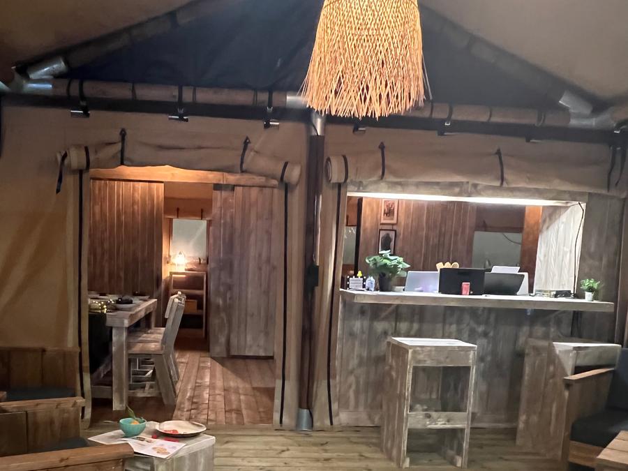 Tente en toile et en bois 5 personnes - Luxury Lodge 9