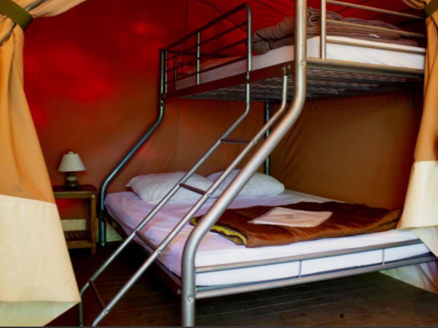 Tente 5 personnes - Tente Eden Standard 30m² 2 chambres - sans sanitaires + Vue sur le Lot + terrasse couverte 11.5m² 5 pers 5