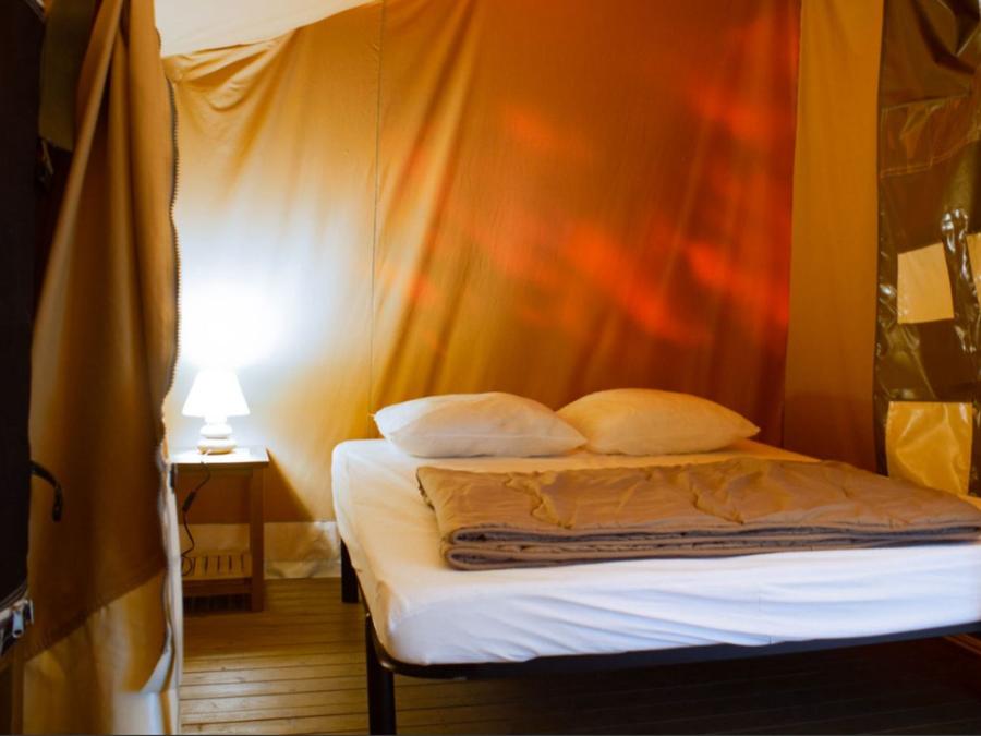Tente 5 personnes - Tente Eden Standard 30m² 2 chambres - sans sanitaires + Vue sur le Lot + terrasse couverte 11.5m² 5 pers 3