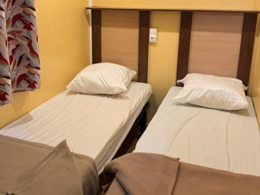 Mobilhome 3 personnes - Mobil-home Standard 23.4m² 2 chambres + terrasse couverte 10m² - TV 1/3 pers 5