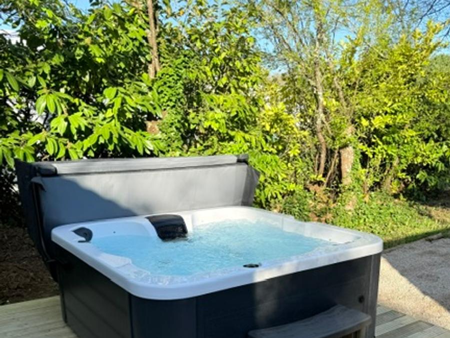 Mobilhome 6 personnes - Mobil-home Premium 40m² avec SPA -3 chambres - 2 salles de bain + terrasse 25m² - TV - Clim - 2/6 pers 1