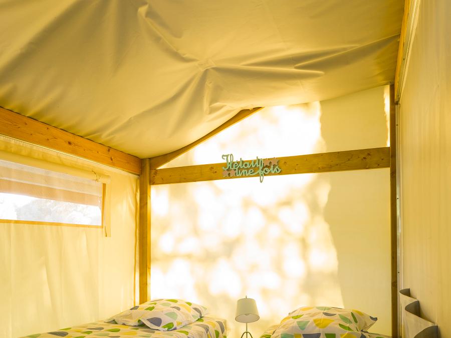 Tente en toile et en bois 4 personnes - Freeflower Standard 28m² - 2 chambres + terrasse couverte 8m² - sans sanitaires 5