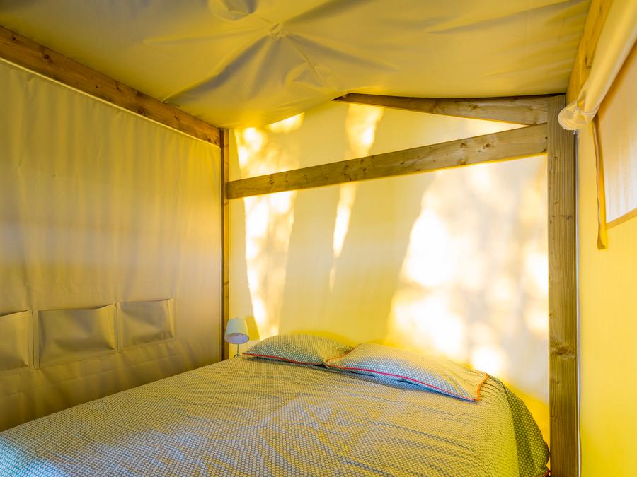 Tente en toile et en bois 4 personnes - Freeflower Standard 28m² - 2 chambres + terrasse couverte 8m² - sans sanitaires 4