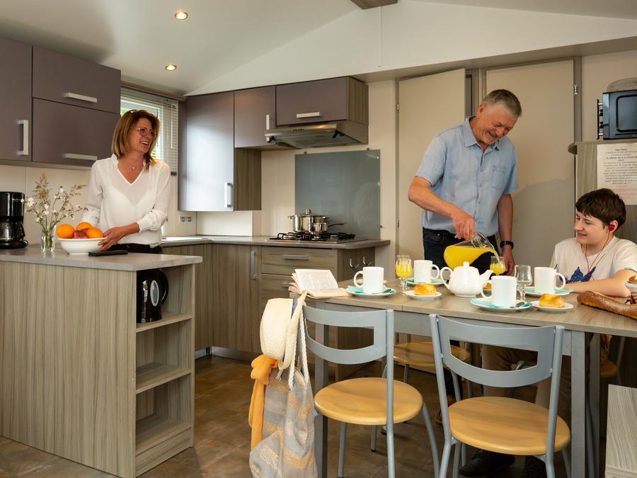 Mobilhome 6 personnes - Mobil-home Premium 32m² - 3 chambres - terrasse couverte - TV + draps + serviettes 6 pers. 1
