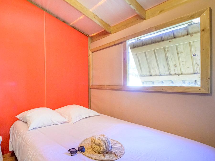 Tente en toile et en bois 4 personnes - Cosyflower Premium 38 m² - 2 chambres - TV + Draps + Serviettes 4 pers. 4