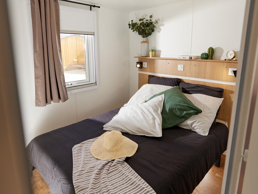 Mobilhome 4 personnes - Homeflower Premium 29m² - 2 chambres + terrasse couverte 21m² + CLIM + TV + draps + serviettes 4 pers. 4
