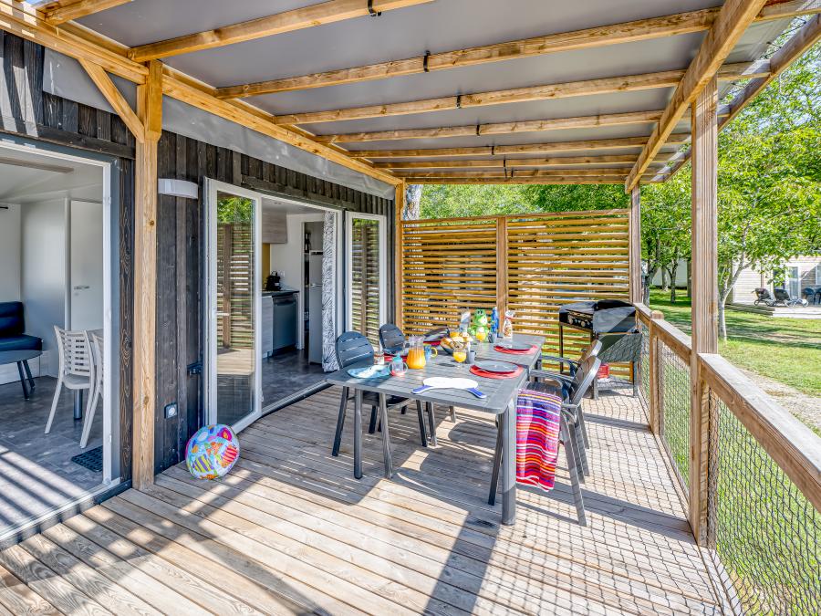 Mobilhome 4 personnes - Homeflower Premium 29m² - 2 chambres + terrasse couverte 21m² + CLIM + TV + draps + serviettes 4 pers. 0