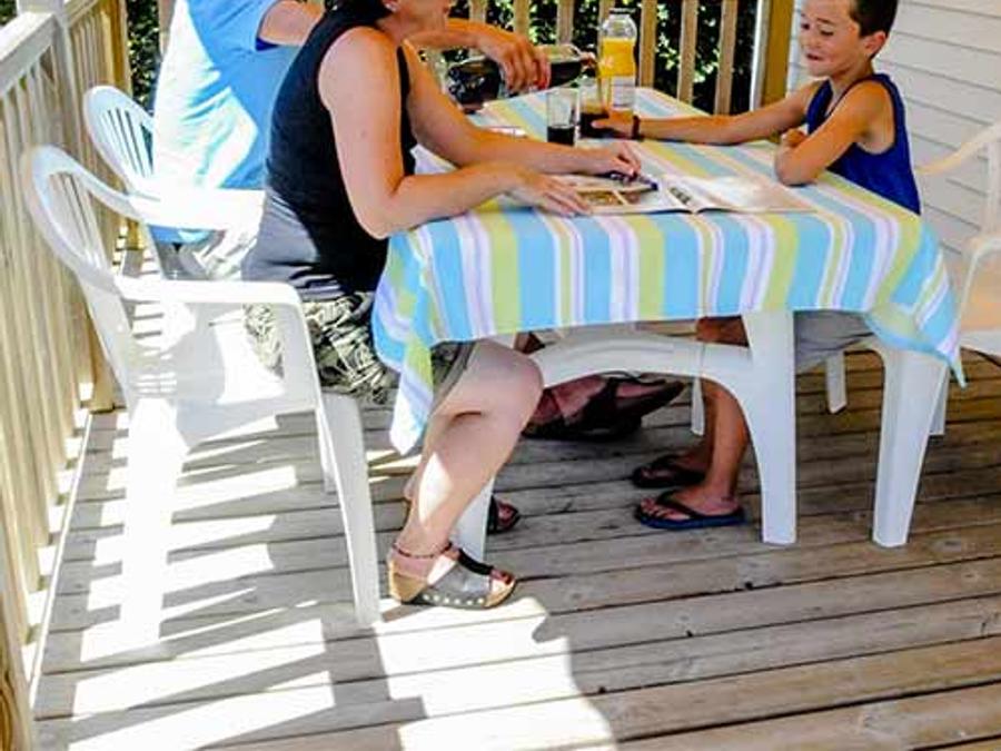 Mobilhome 6 personnes - Mobilhome ARMOR Confort 33m² - 3 chambres / terrasse couverte + TV 6 pers 2