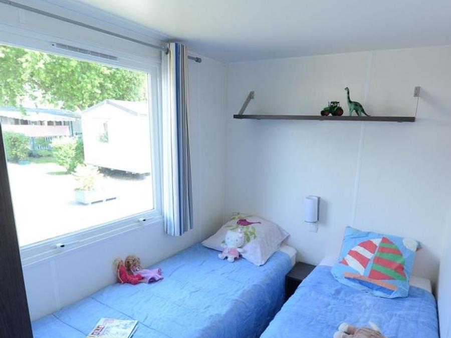Mobilhome 6 personnes - Mobilhome ARMOR Confort 33m² - 3 chambres / terrasse couverte + TV 6 pers 5