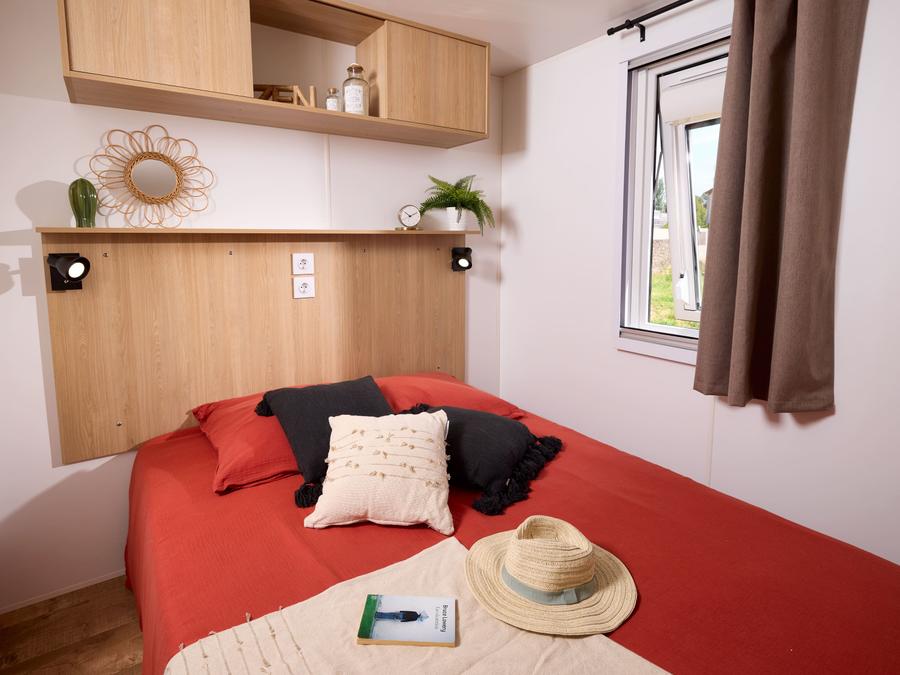 Mobilhome 6 personnes - CORNOUAILLE Confort 35m² - 3 chambres / Terrasse couverte + TV 5