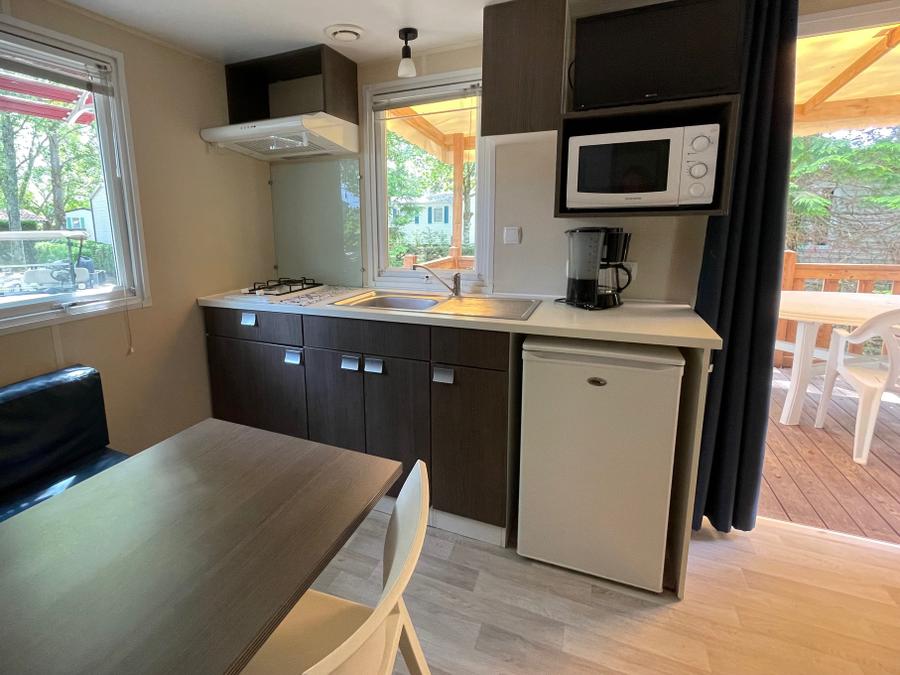 Mobilhome 4 personnes - Surfeur - 20m² - 2 chambres - terrasse couverte 9