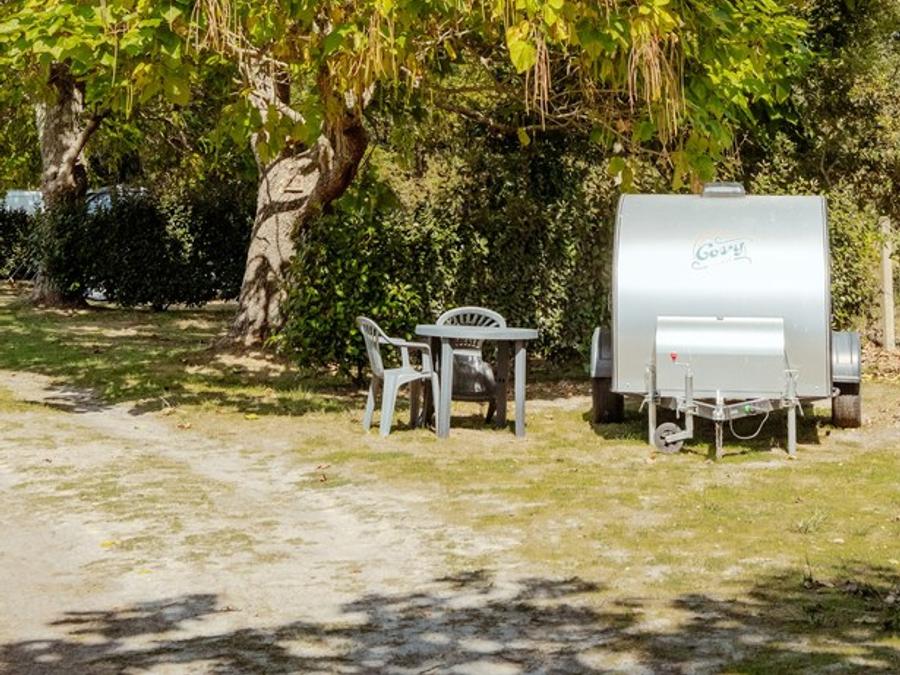 Hébergement 2 personnes - COSY NATURE - 2 personnes - lit double, kitchenette, salon de jardin 2