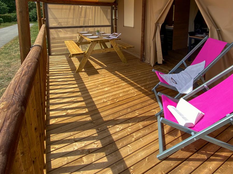 Tente en toile et en bois 4 personnes - Safari Lodge - 2 chambres : 26m² - terrasse semi-couverte 25m² 4 pers. 7