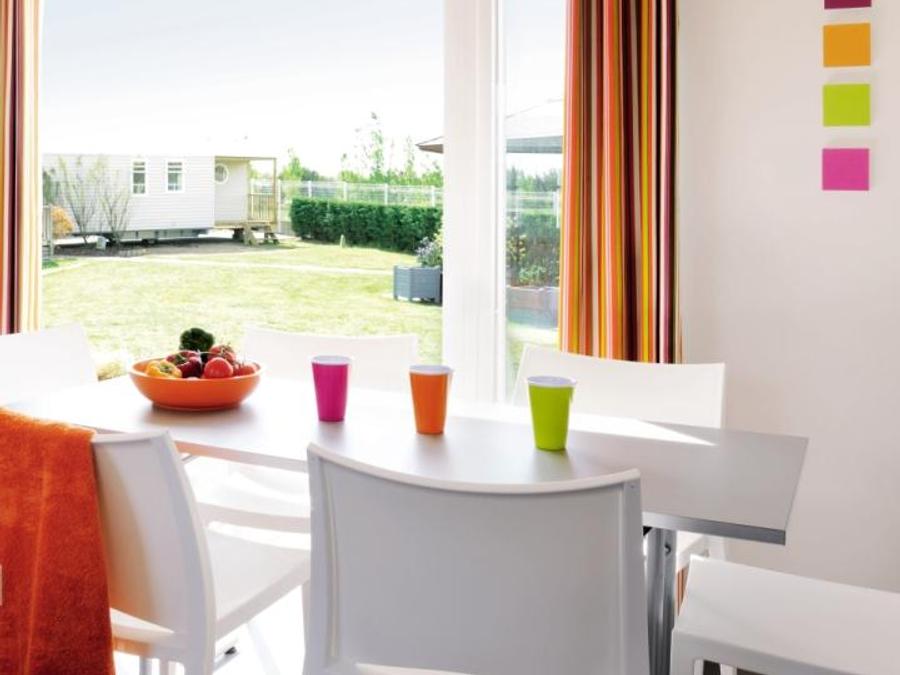 Mobilhome 6 personnes - Cottage Prestige - 3 chambres : 37 m² + 18 m² de terrasse semi-couverte 2