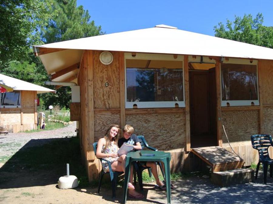 Hébergement 6 personnes - Cabane équipée - 2 chambres 25m² 0