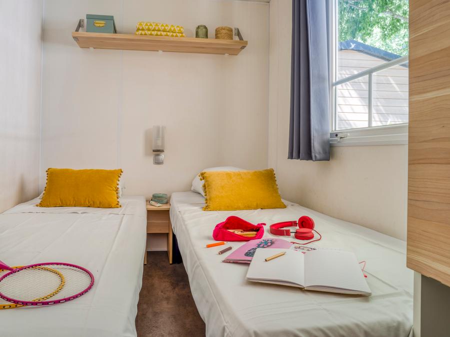 Mobilhome 6 personnes - 3 chambres 4 adultes + 2 enfants 4
