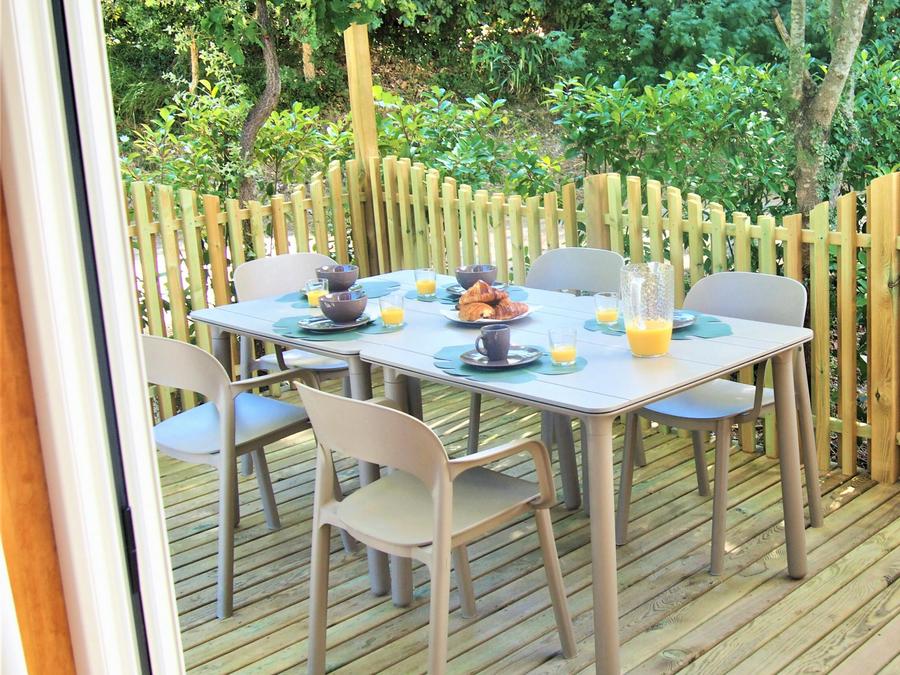 Tente en toile et en bois 7 personnes - Ecolodge 4 pièces Climatisé + TV 1