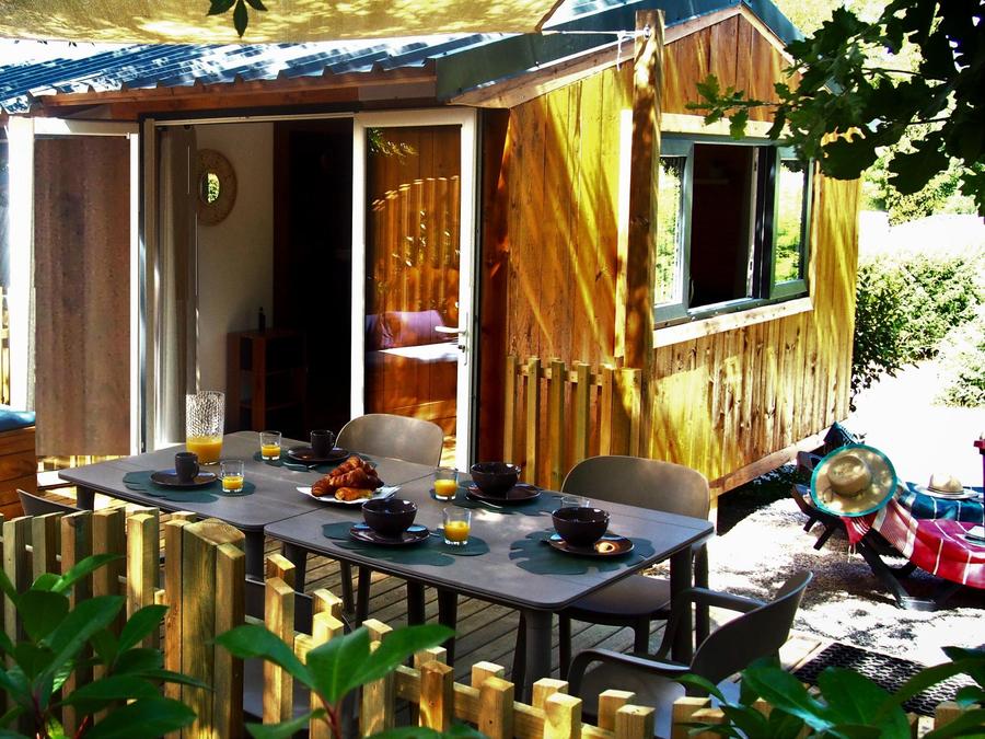 Tente en toile et en bois 7 personnes - Ecolodge 4 pièces Climatisé + TV 0
