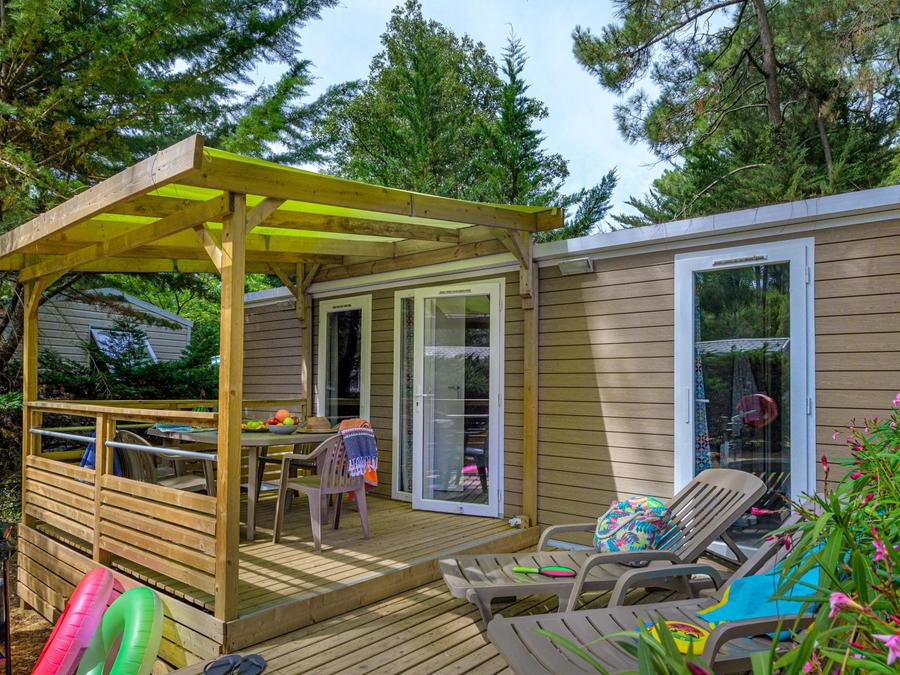 Mobilhome 5 personnes - Premium PLUS 2ch-CLIM- 2 SDB-TV-LV-plancha-terrasse couverte-33m² | PREMIUM 1