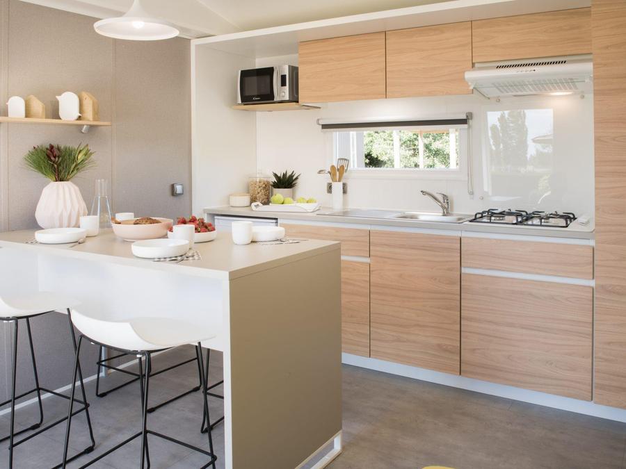 Mobilhome 5 personnes - Premium PLUS 2ch-CLIM- 2 SDB-TV-LV-plancha-terrasse couverte-33m² | PREMIUM 6