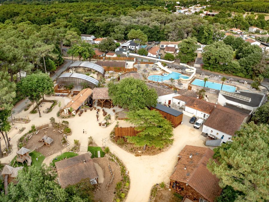 Flower Camping Au Bois des Biches, 4*