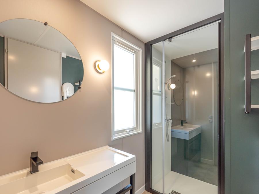 Mobilhome 4 personnes - Garden 2ch-CLIM-baignoire-TV-LV-plancha-terrasse couverte-31m² | PREMIUM 8