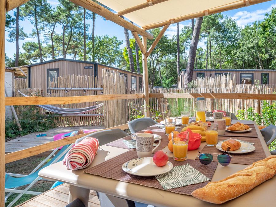 Mobilhome 4 personnes - Garden 2ch-CLIM-baignoire-TV-LV-plancha-terrasse couverte-31m² | PREMIUM 3