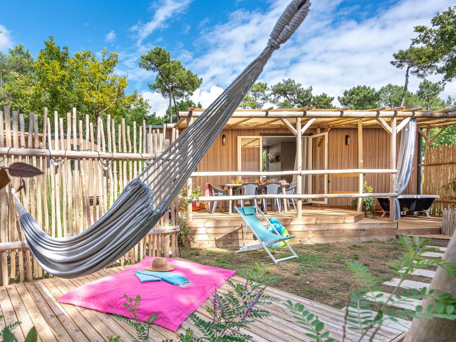 Mobilhome 4 personnes - Garden 2ch-CLIM-baignoire-TV-LV-plancha-terrasse couverte-31m² | PREMIUM 1