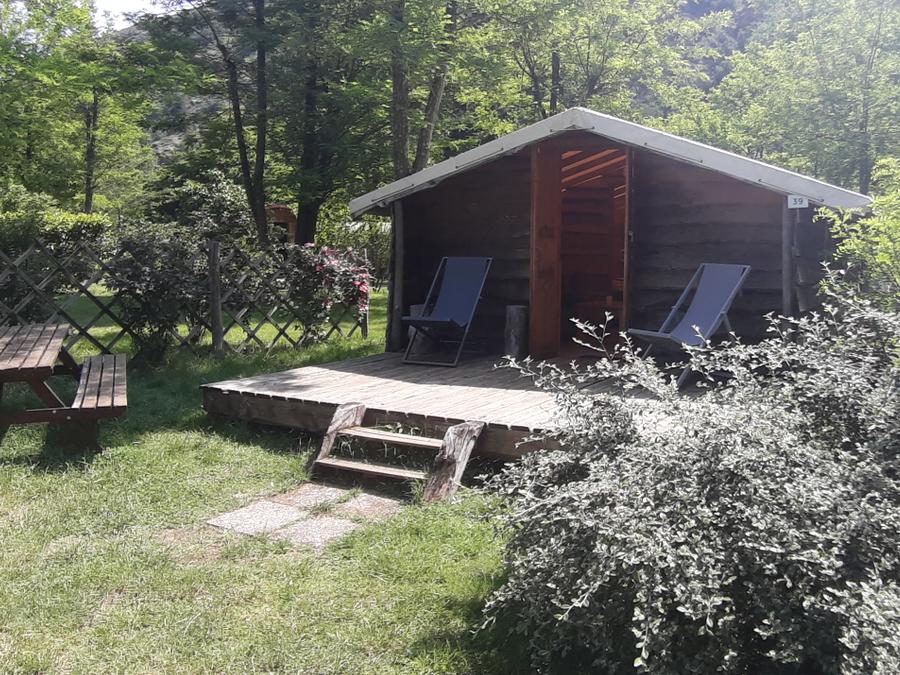 Chalet 5 personnes - CABANE TRAPPEUR sans sanitaires 19.5 m² 0