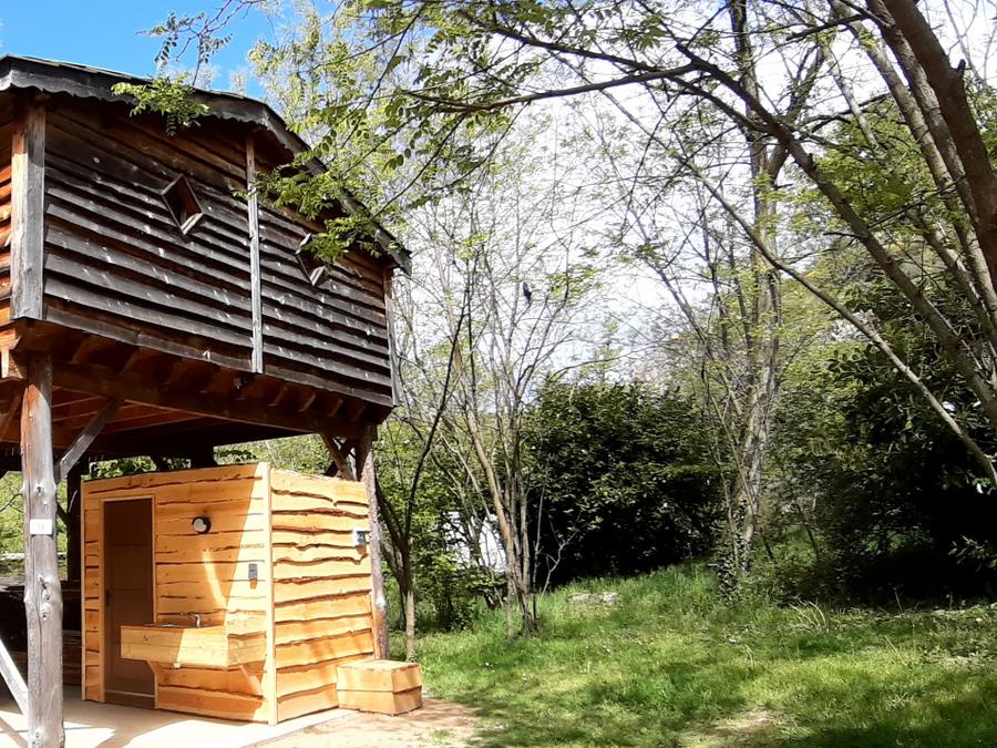 Unique 4 personnes - CABANE PERCHEE avec salle de bain et SPA 15