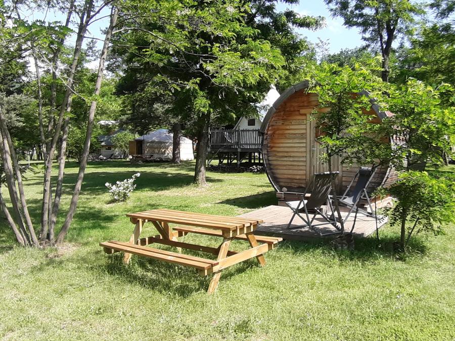 Unique 2 personnes - TONNEAU Chalet bois 12 m² sans sanitaires 6