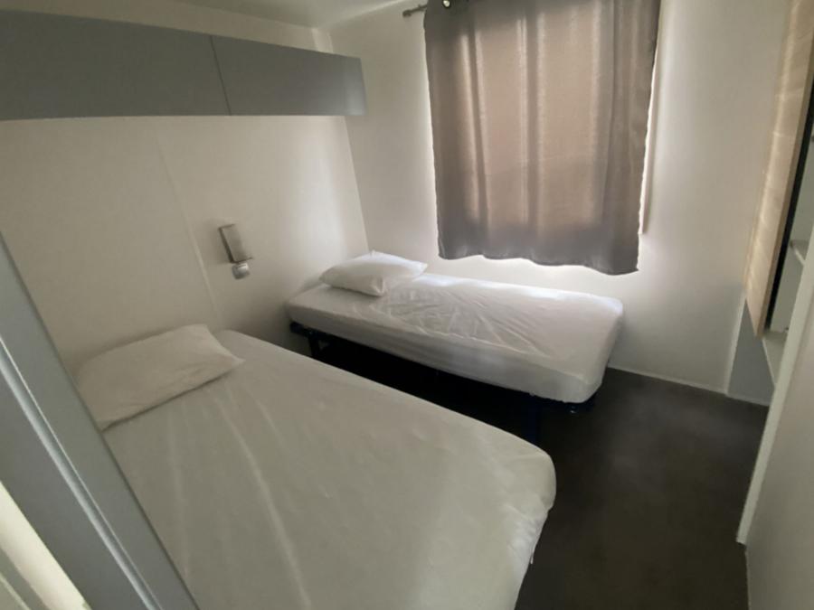 Mobilhome 4 personnes - MH Confort Mistral 4 personnes - 2 chambres, climatisation et télévision 8