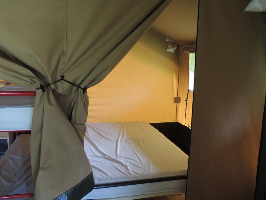 Tente en toile et en bois 5 personnes - SAFARI sans sanitaires 1