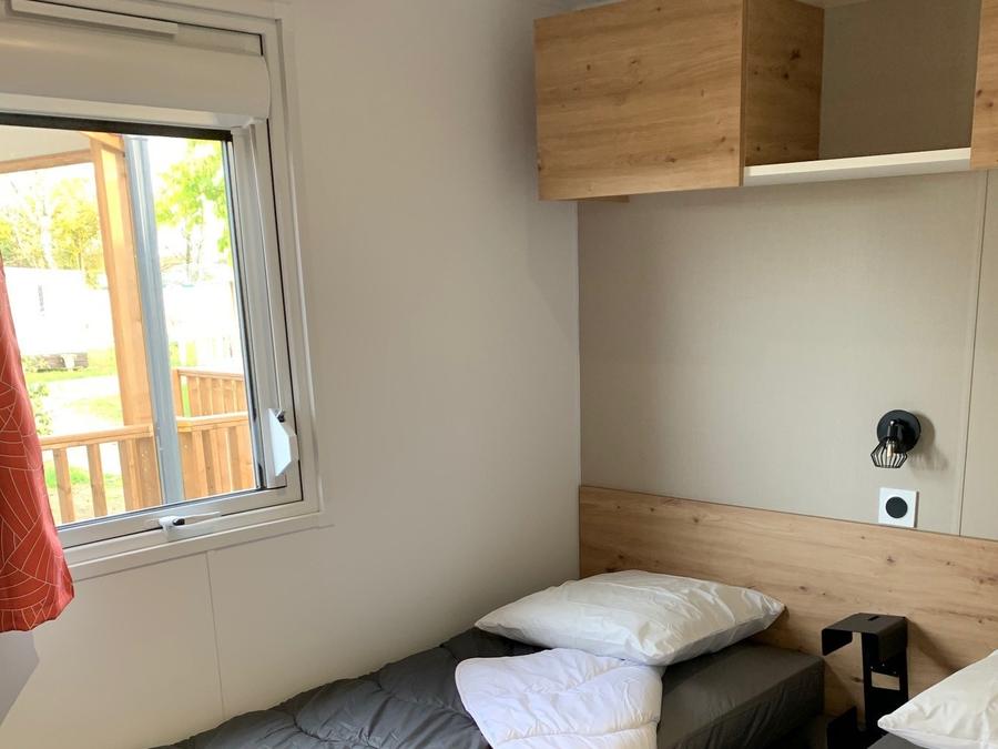 Mobilhome 4 personnes - 25m2 (2021) + Terrasse bois semi-couverte 8m2. 4 pers 15