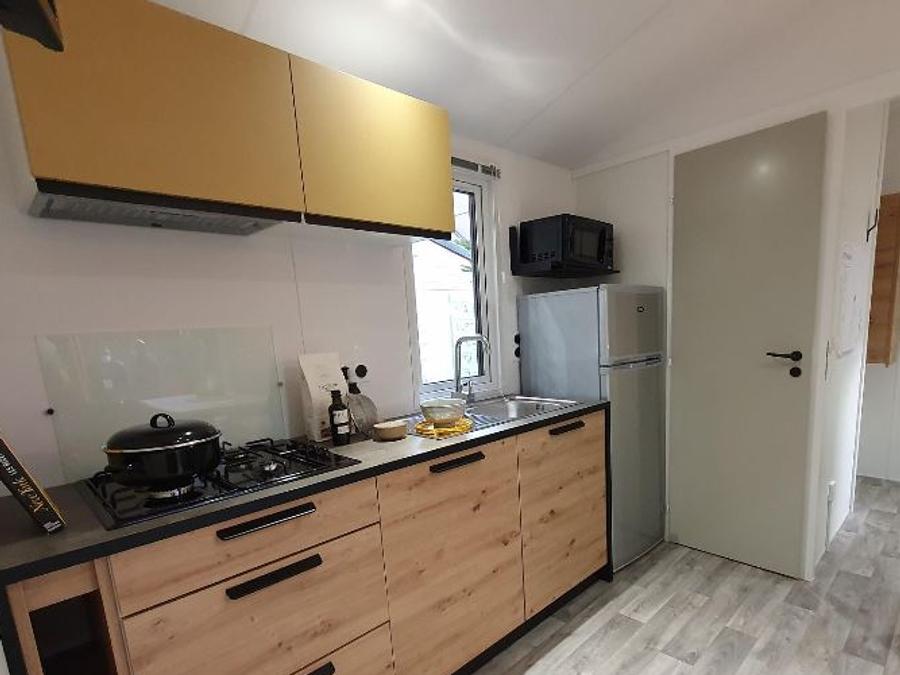 Mobilhome 4 personnes - 25m2 (2021) + Terrasse bois semi-couverte 8m2. 4 pers 2